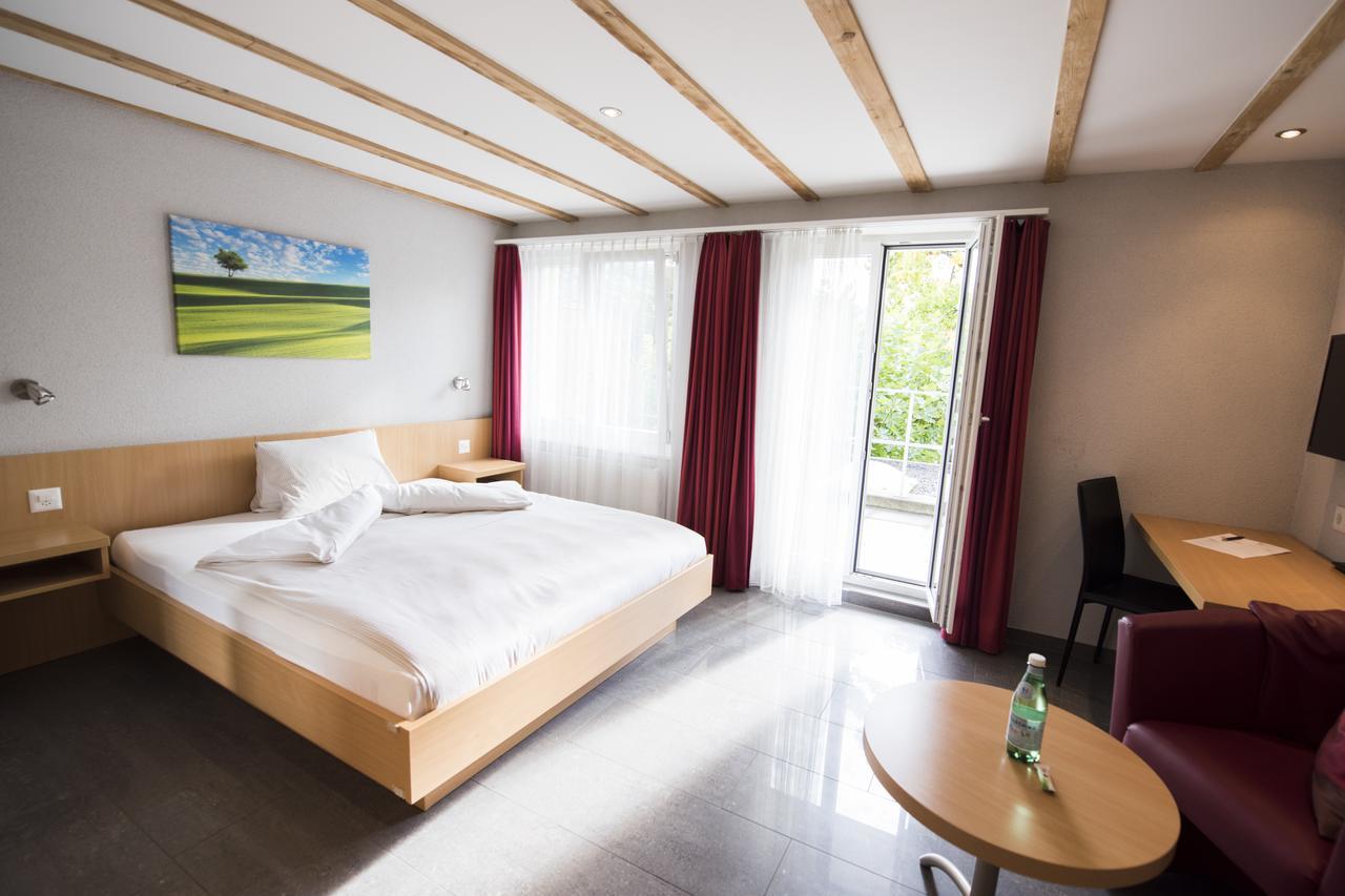 Hotel Restaurant Neuhaus Hertenstein Exteriör bild