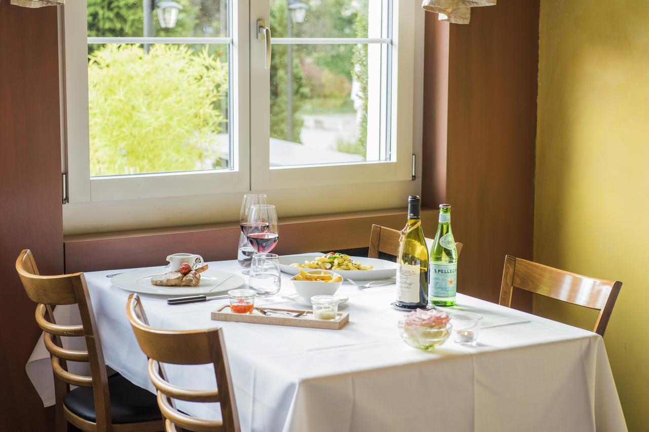 Hotel Restaurant Neuhaus Hertenstein Exteriör bild